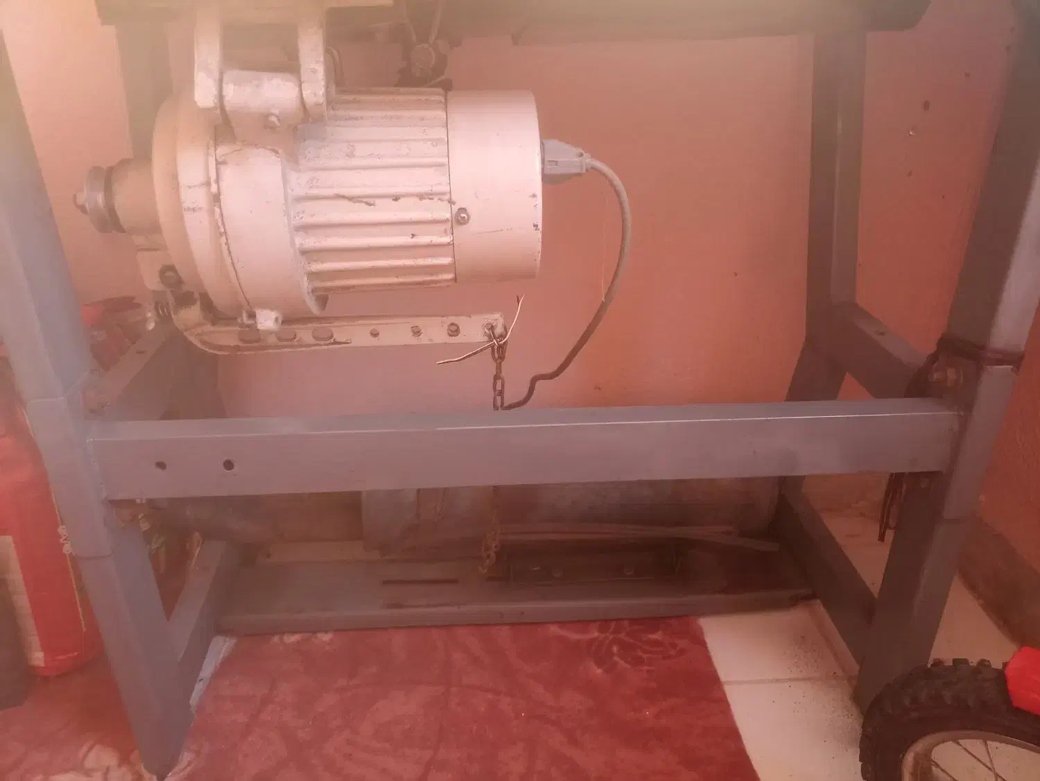 چرخ دو سوزنه|چرخ خیاطی و ریسندگی|سهند, |دیوار