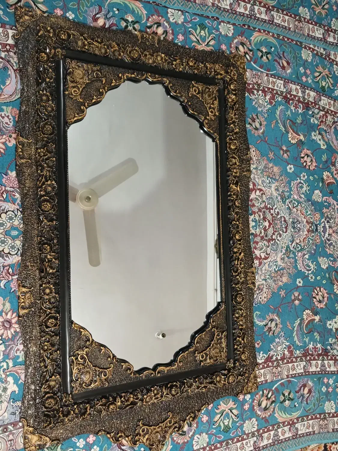 آینه قدی بزرگبه رنگ مشکی طلایی|آینه|رشت, سلیمانداراب|دیوار