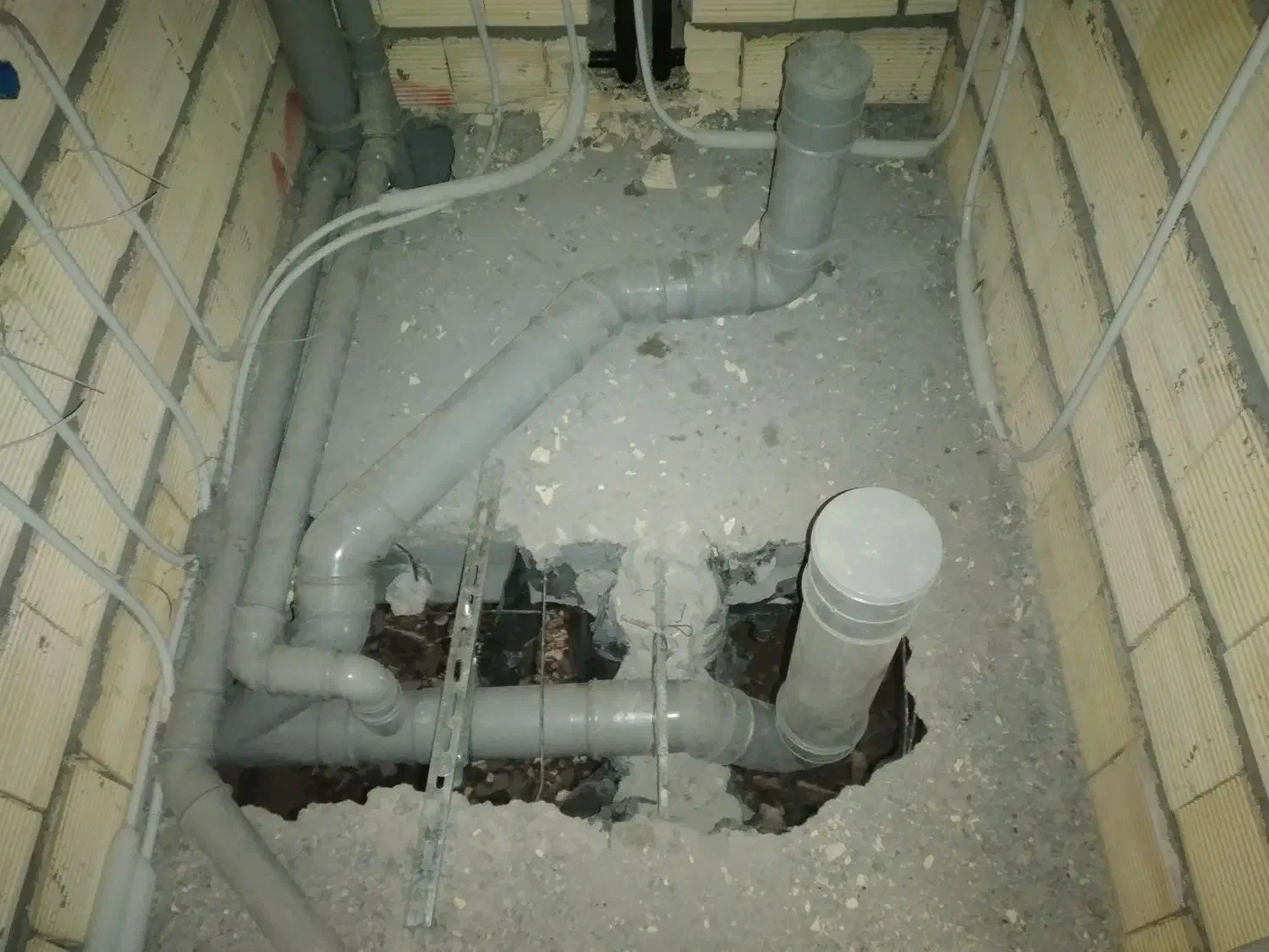 اجرای لوله کشی آب و فاضلاب|خدمات پیشه و مهارت|اصفهان, دوطفلان|دیوار