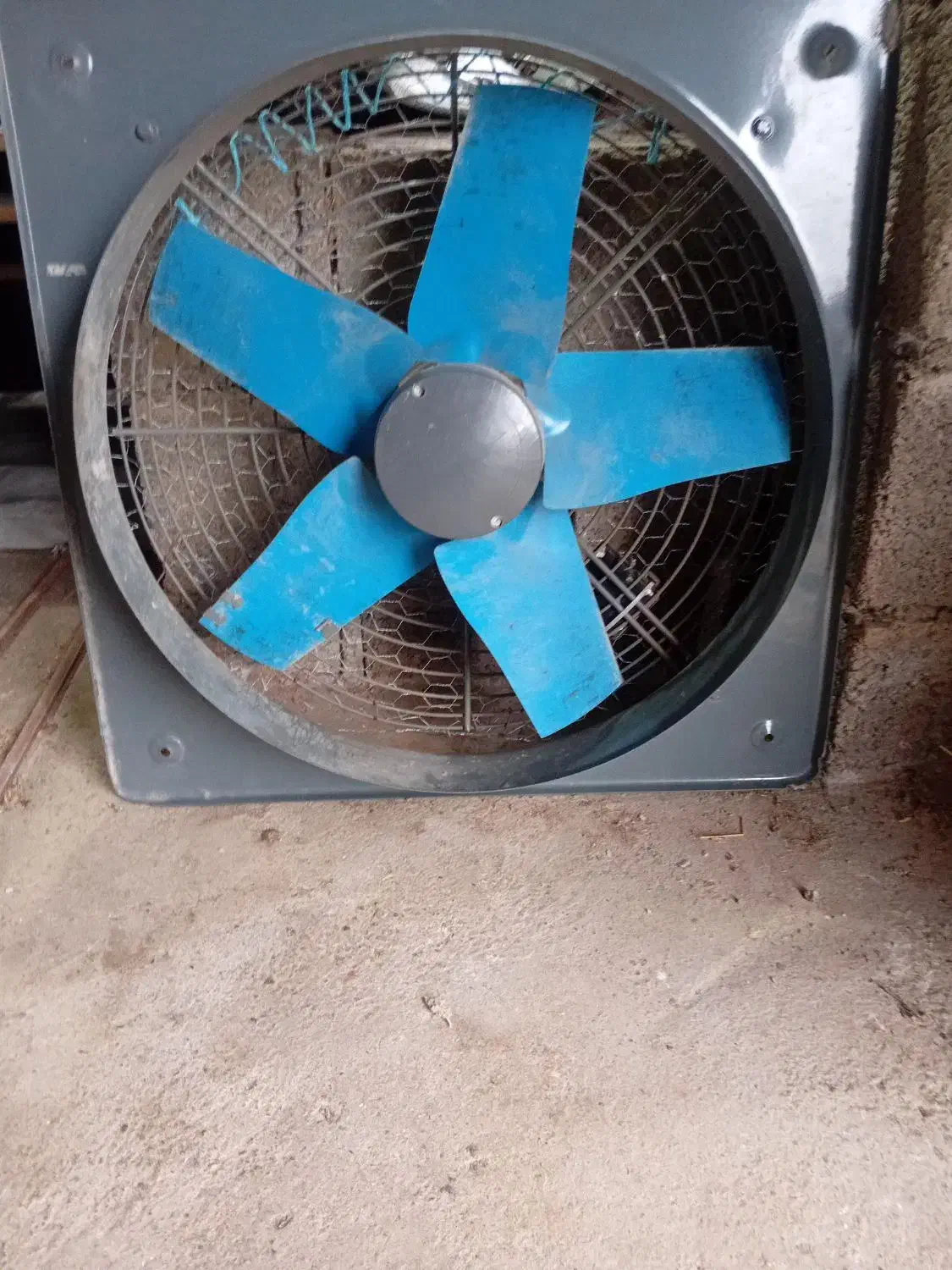 فن صنعتی|پنکه و تصفیه‌کنندهٔ هوا|سیاهکل, |دیوار