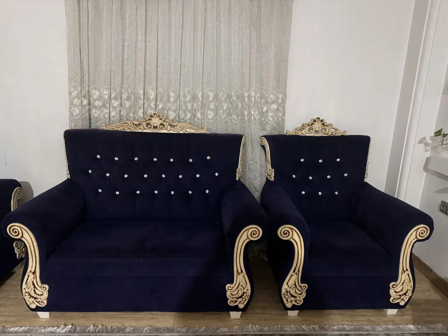 مبل ۷نفره مخمل  همرا با میز عسلی|مبلمان خانگی و میز عسلی|لاهیجان, لیالستان|دیوار