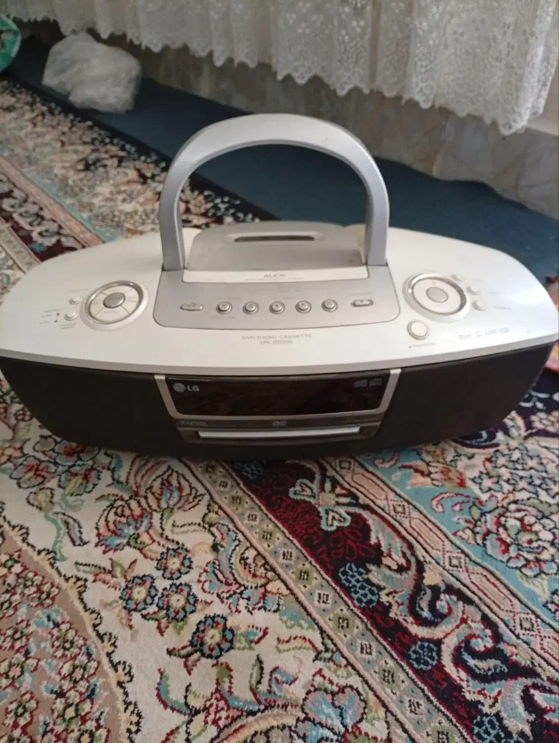 رادیو|سیستم صوتی خانگی|سبزوار, امام خمینی (ناوی)|دیوار