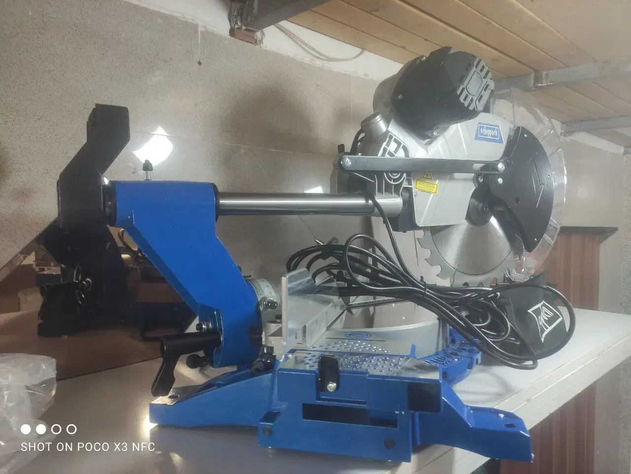 ۲ عددفارسی بر ماکیتا و شپخ، به شرط|ابزارآلات|اندیشه, اندیشه فاز ۱|دیوار