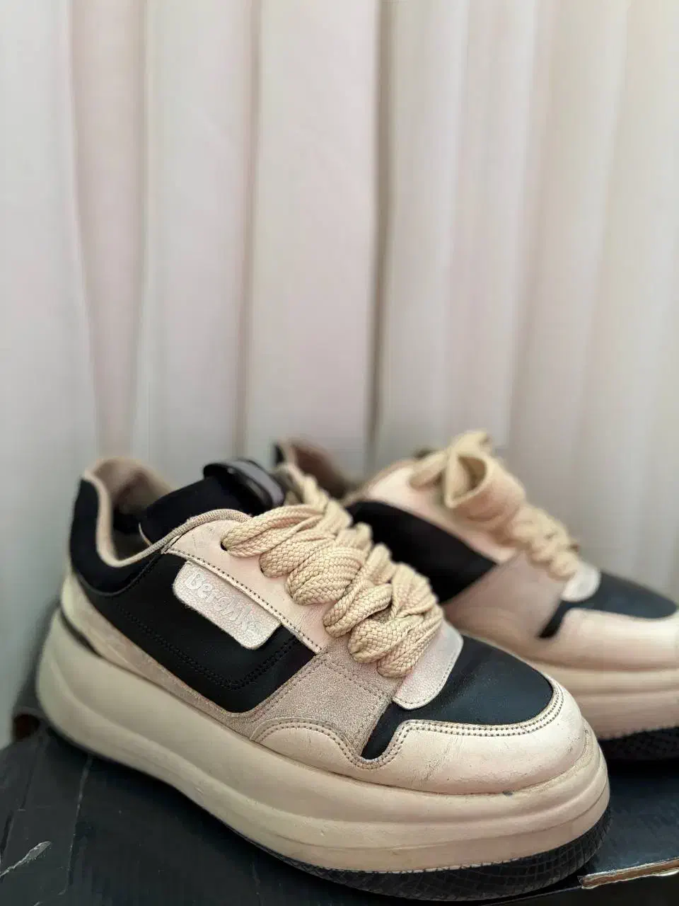 کفش برشکا|کیف، کفش، کمربند|یاسوج, |دیوار