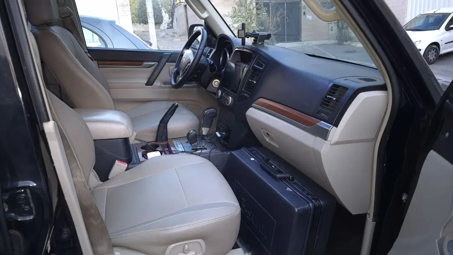 پاجرو ۲۰۰۷ بدون رنگ|خودرو سواری و وانت|تهران, سعادتآباد|دیوار