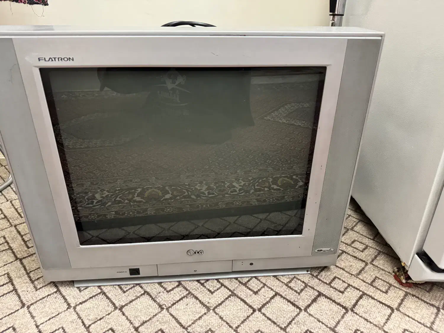 تلویزیون قدیمی|تلویزیون و پروژکتور|اردبیل, |دیوار