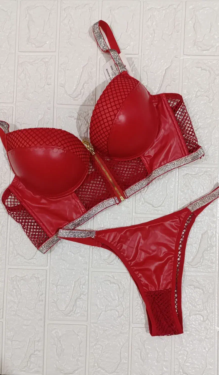 لباس زیرِ آنیل|لباس|شادگان, |دیوار