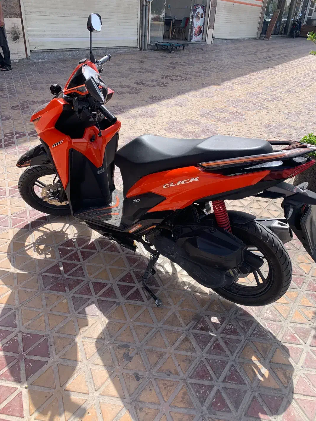 موتور کلیک|موتورسیکلت|فولادشهر, B4|دیوار