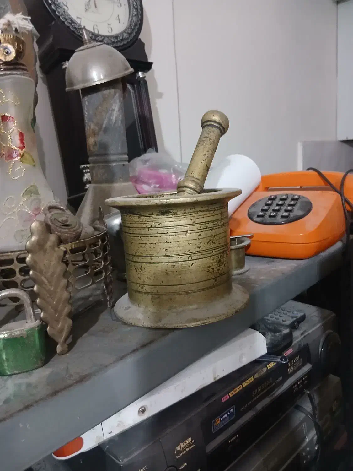 وسایل قدیمی وانتیک|کلکسیون اشیاء عتیقه|مشکیندشت, |دیوار