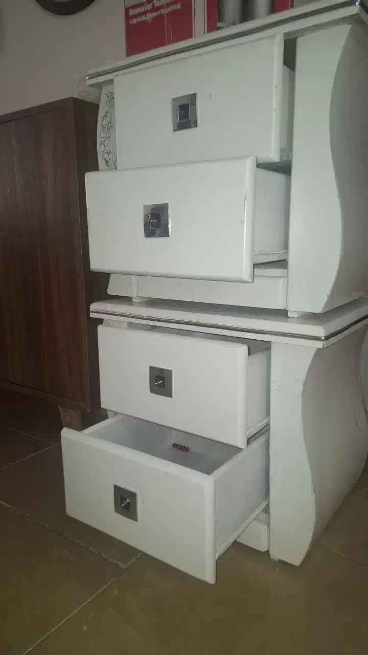 پا تختی|تخت و سرویس خواب|کرج, شهرک جهان آرا|دیوار