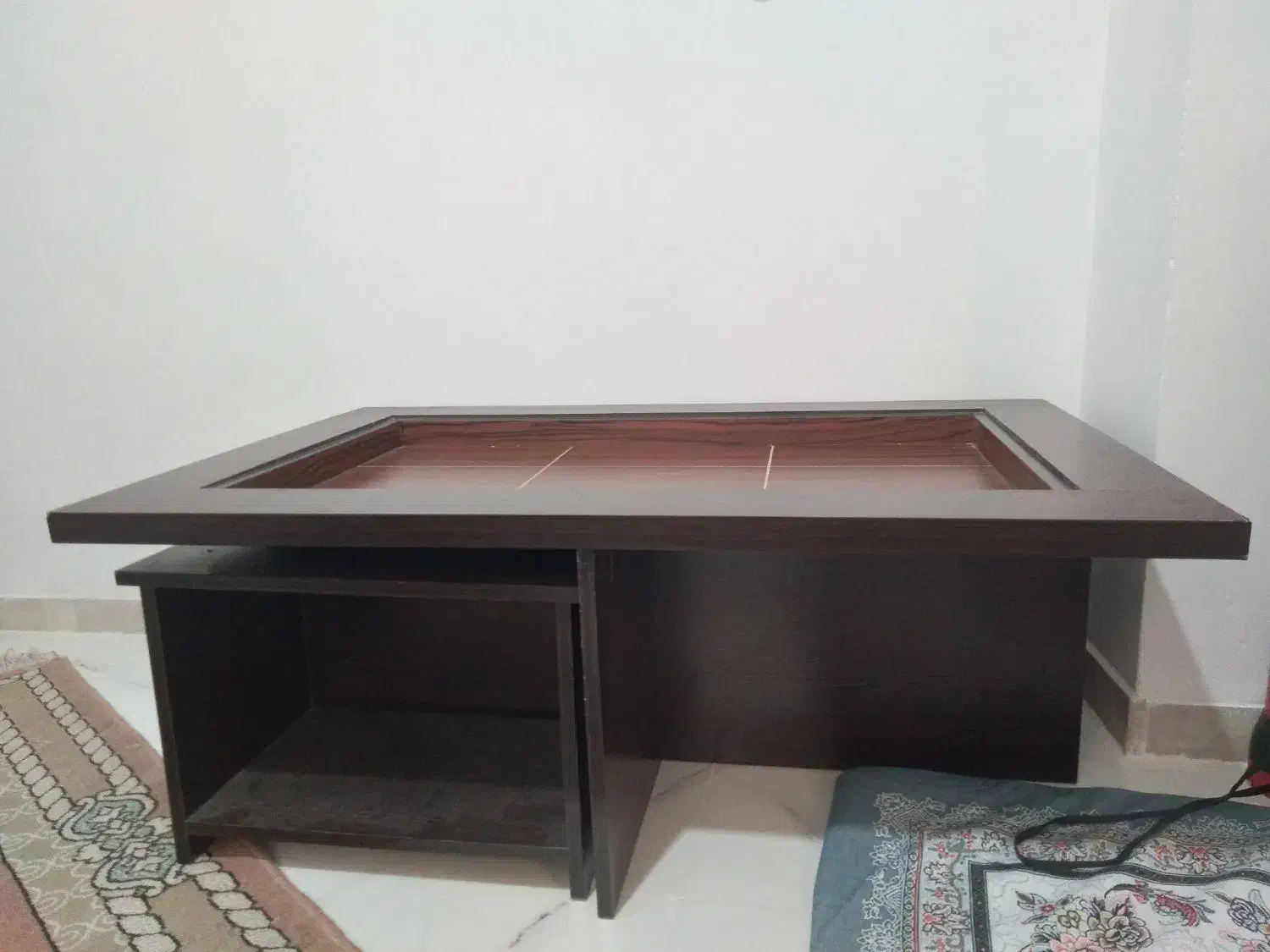 میزجلومبلی و۴عدد عسلی|مبلمان خانگی و میز عسلی|گرگان, |دیوار