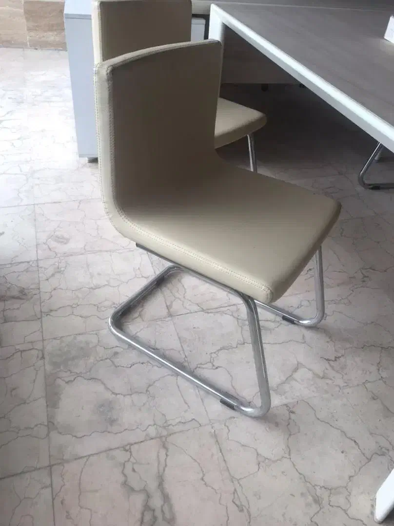 صندلی بسیار نو چرم ایتالفوم|دفتر کار|آمل, |دیوار