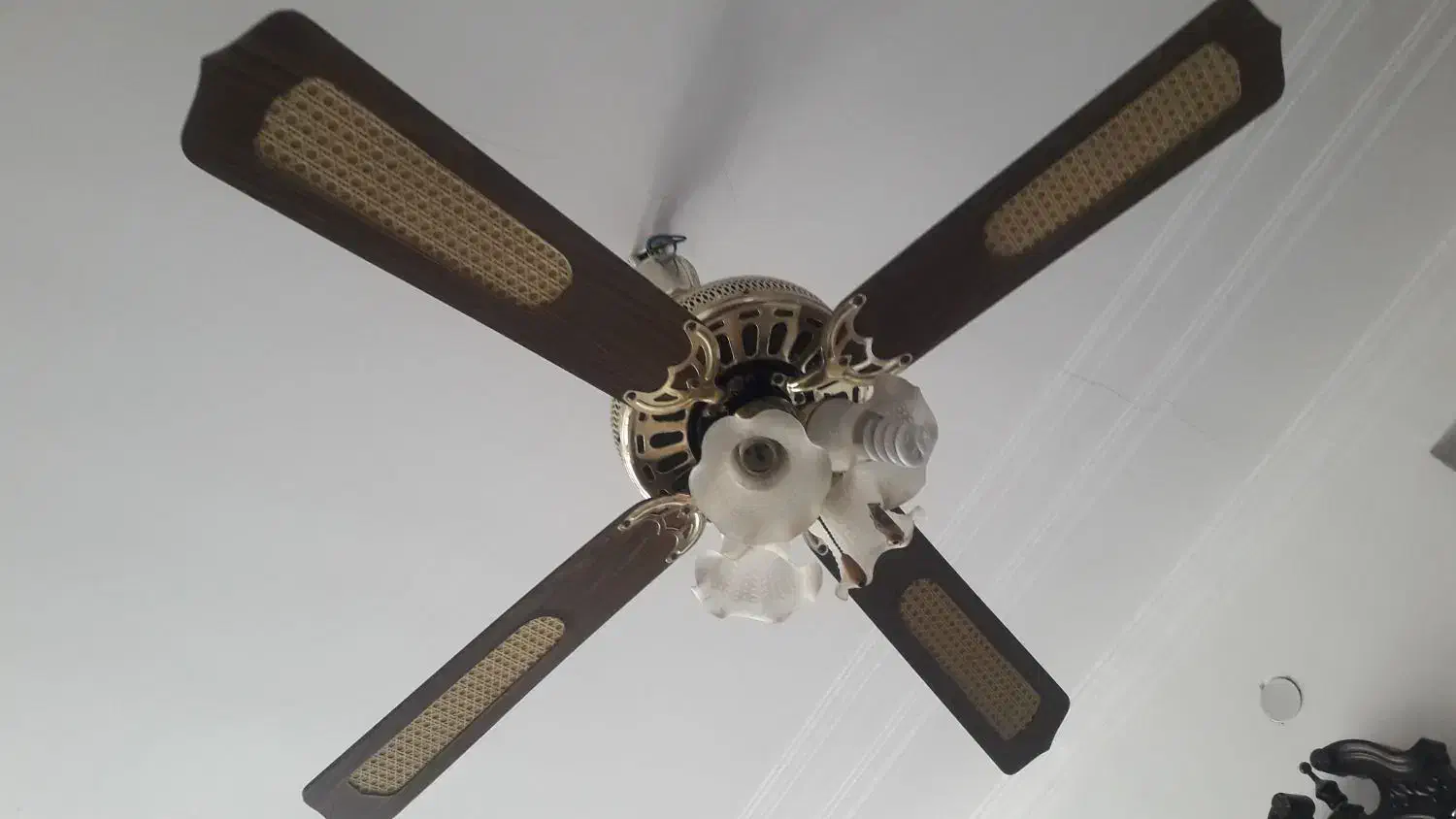 لوستری|لوستر و چراغ آویز|یزد, |دیوار