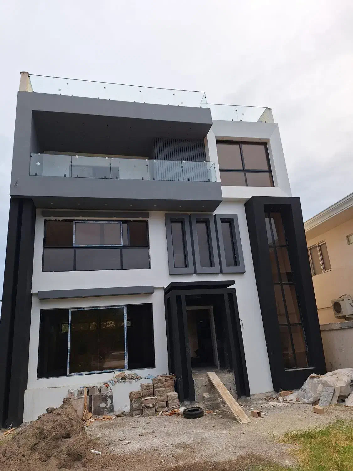 فروش واجرای نرده شیشه،استیل،چوب|خدمات پیشه و مهارت|نوشهر, |دیوار