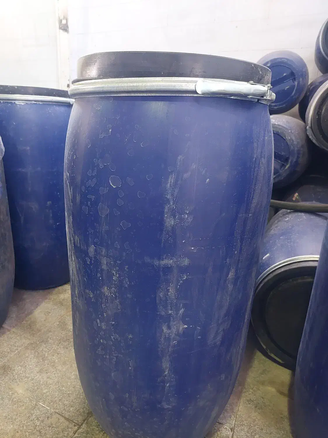 بشکه ۱۶۰ لیتری پلاستیکی|ظروف نگهدارنده، پلاستیکی، یک‌بارمصرف|رباط‌کریم, رباط‌کریم|دیوار