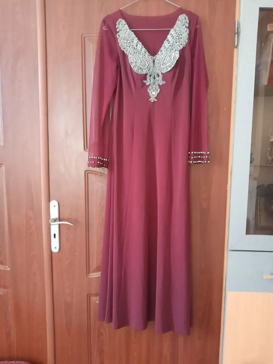 لباس مجلسی|لباس|سرایان, |دیوار