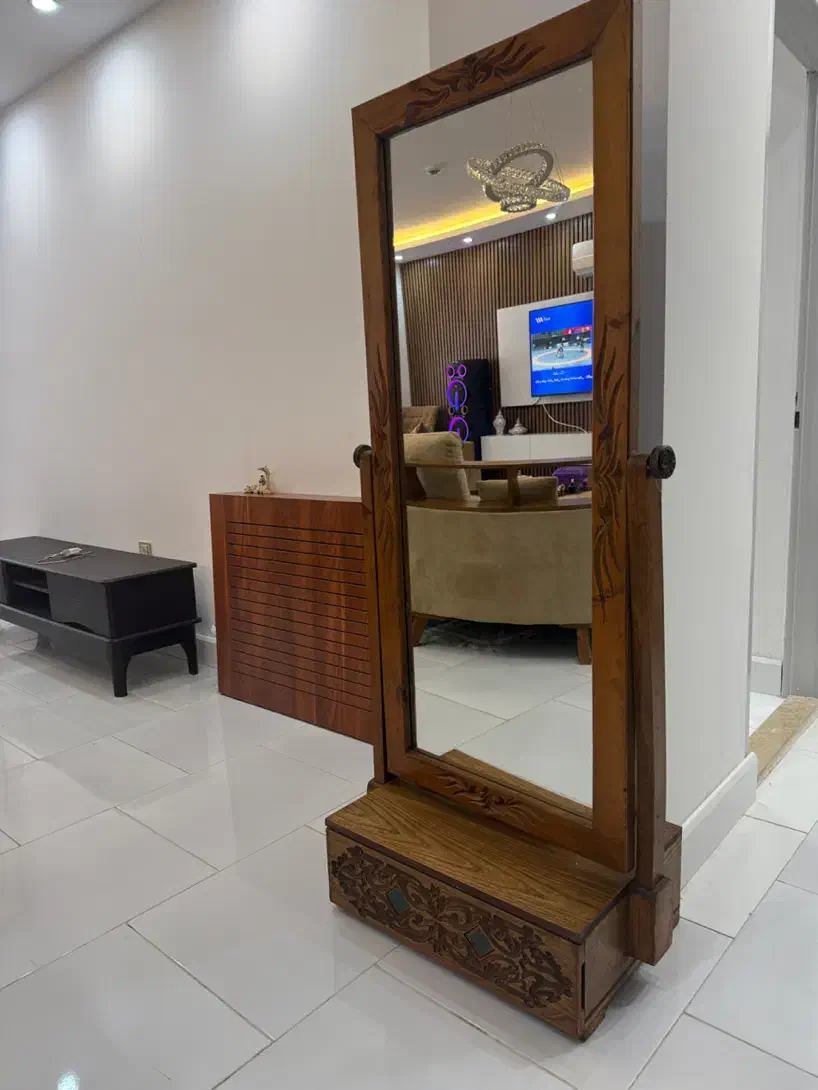 آیینه قدی|آینه|بندر انزلی, پاسداران|دیوار