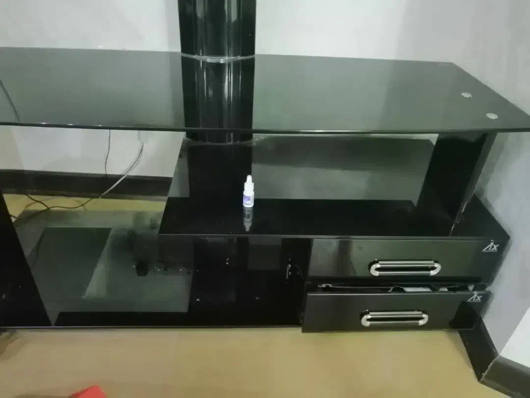 میز تلوزیون در حد نو بدون خط و خش بسیار شیک|میز تلویزیون|شیراز, شهرک گلستان|دیوار