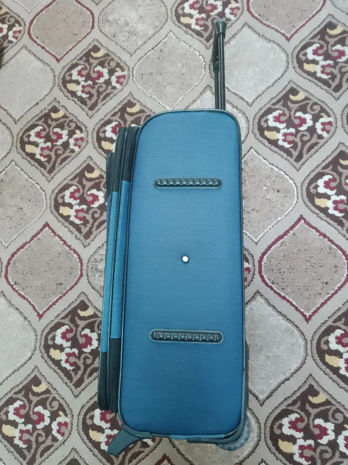 چمدان|کیف، کفش، کمربند|مشکین‌دشت, |دیوار