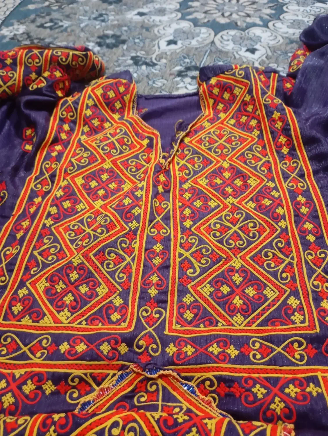 لباس|لباس|زهک, |دیوار