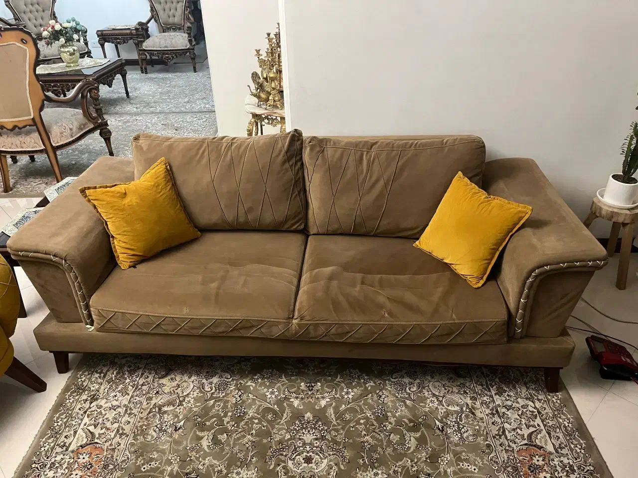 مبل راحتی|مبلمان خانگی و میز عسلی|باغستان, |دیوار