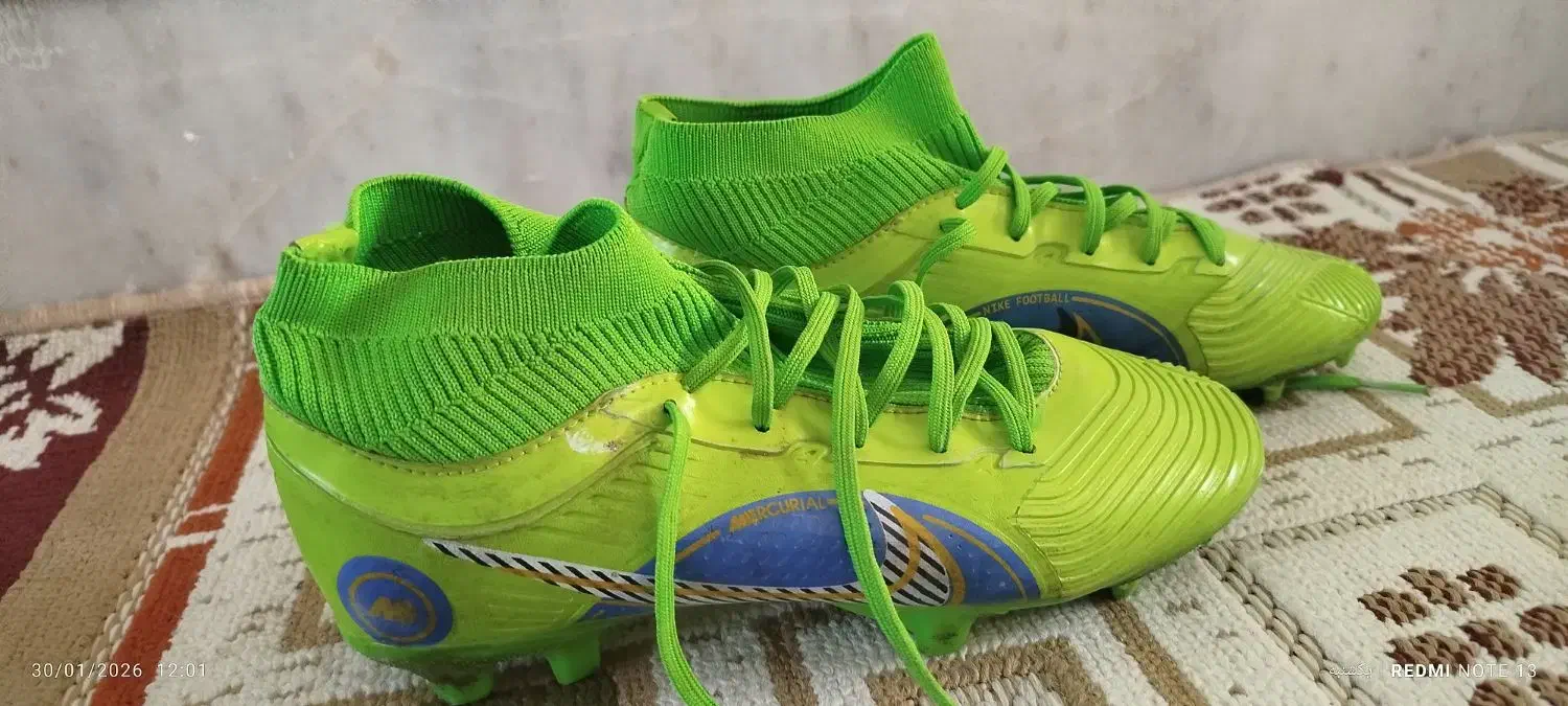 کفش|ورزش‌های توپی|نهاوند, |دیوار