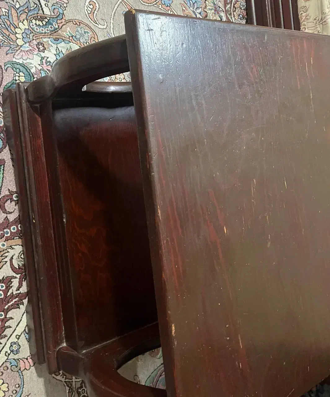 دو دست مبل|مبلمان خانگی و میز عسلی|گلبهار, شهر جدید گلبهار|دیوار