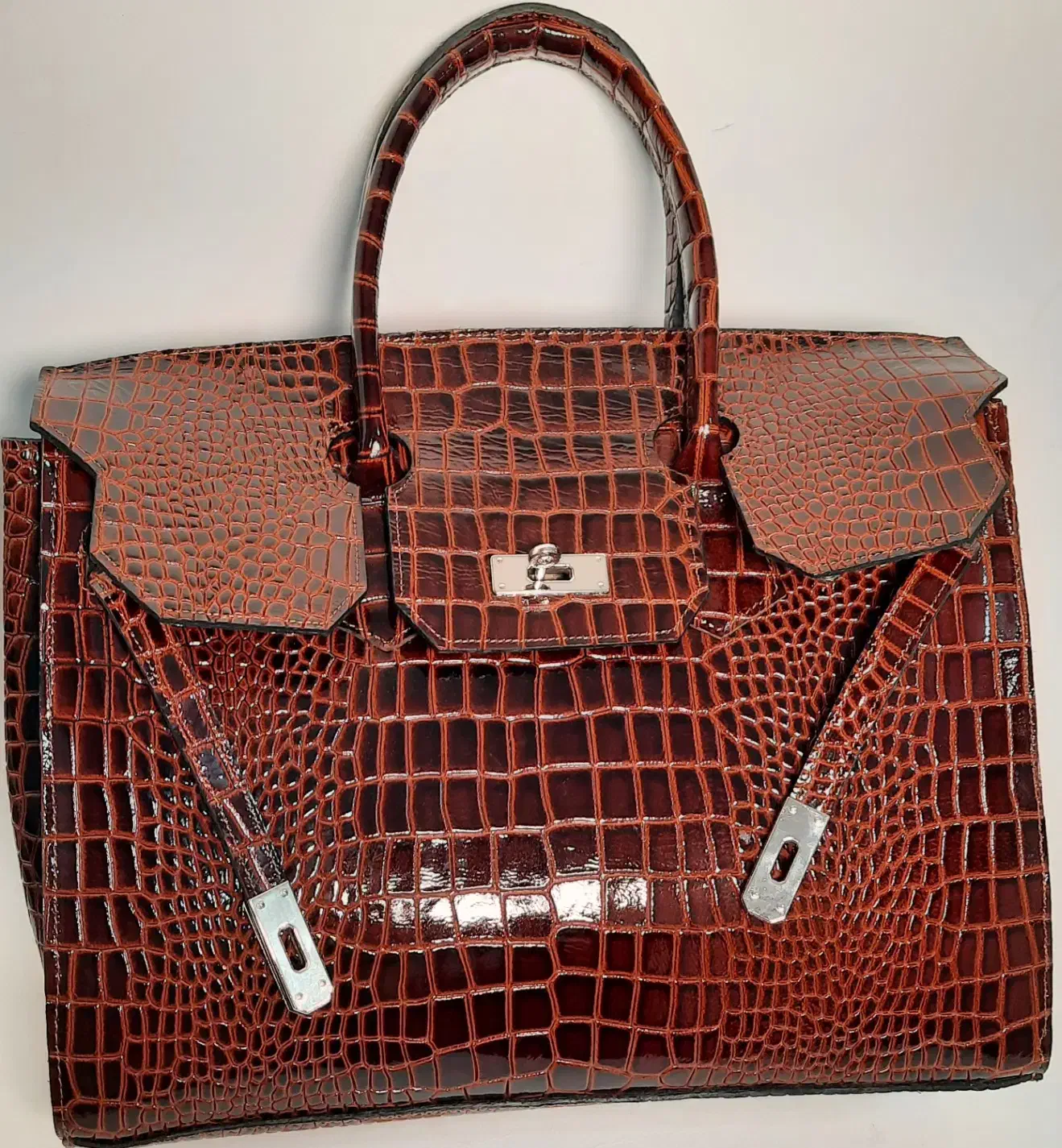 کلاس آموزشی دوخت کیف چرمی|خدمات آموزشی|تهران, ستارخان|دیوار