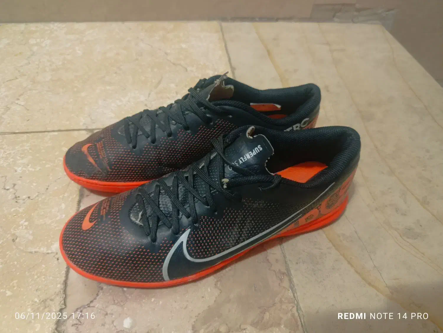 کفش فوتسالی|کیف، کفش، کمربند|نسیمشهر, |دیوار