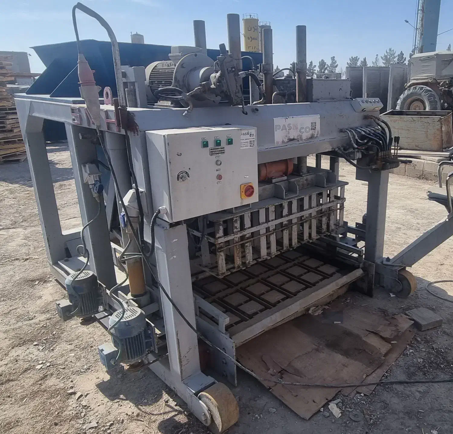 فروش دستگاه بلوک زن|ماشین‌آلات صنعتی|سبزوار, شرق کال شمالی|دیوار