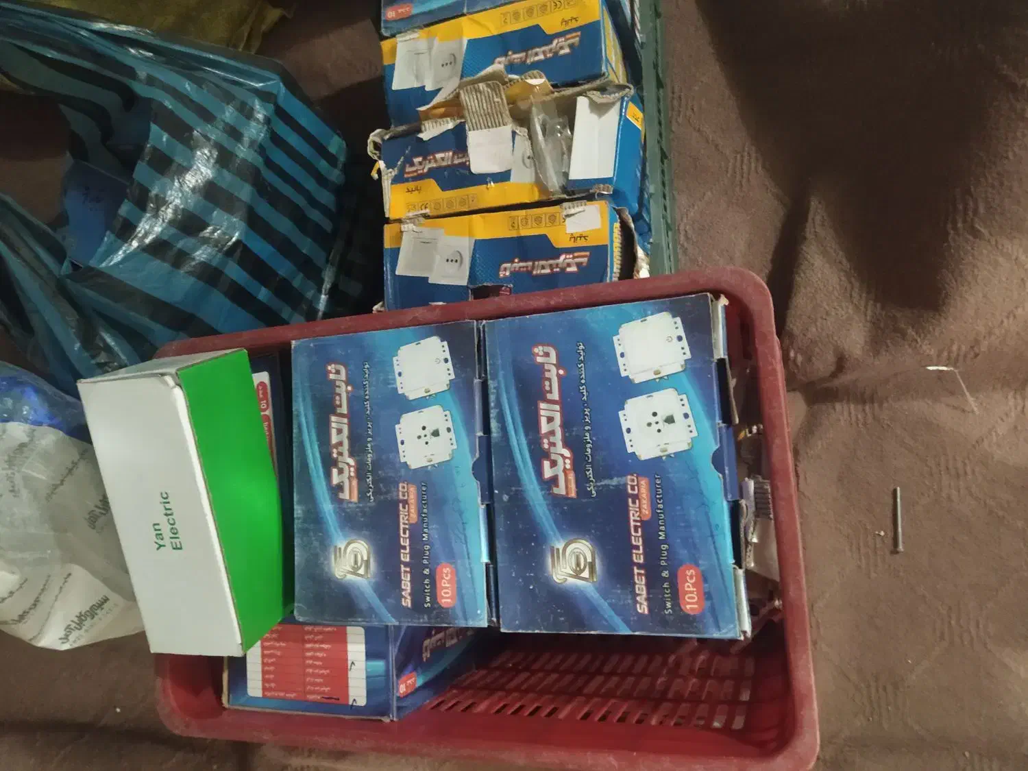 کلید پریز برق|مصالح و تجهیزات ساختمان|شاهرود (اردبیل), |دیوار