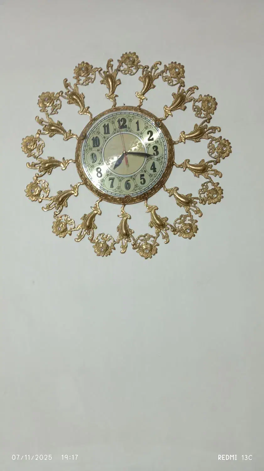 یک عدد ساعت برنزی با سه عدد پروانه ی برنزی|ساعت دیواری و تزئینی|باسمنج, |دیوار