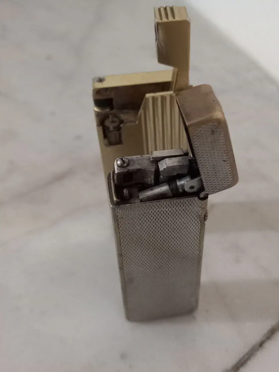 فندک دانهیل|کلکسیون اشیاء عتیقه|رودهن, |دیوار