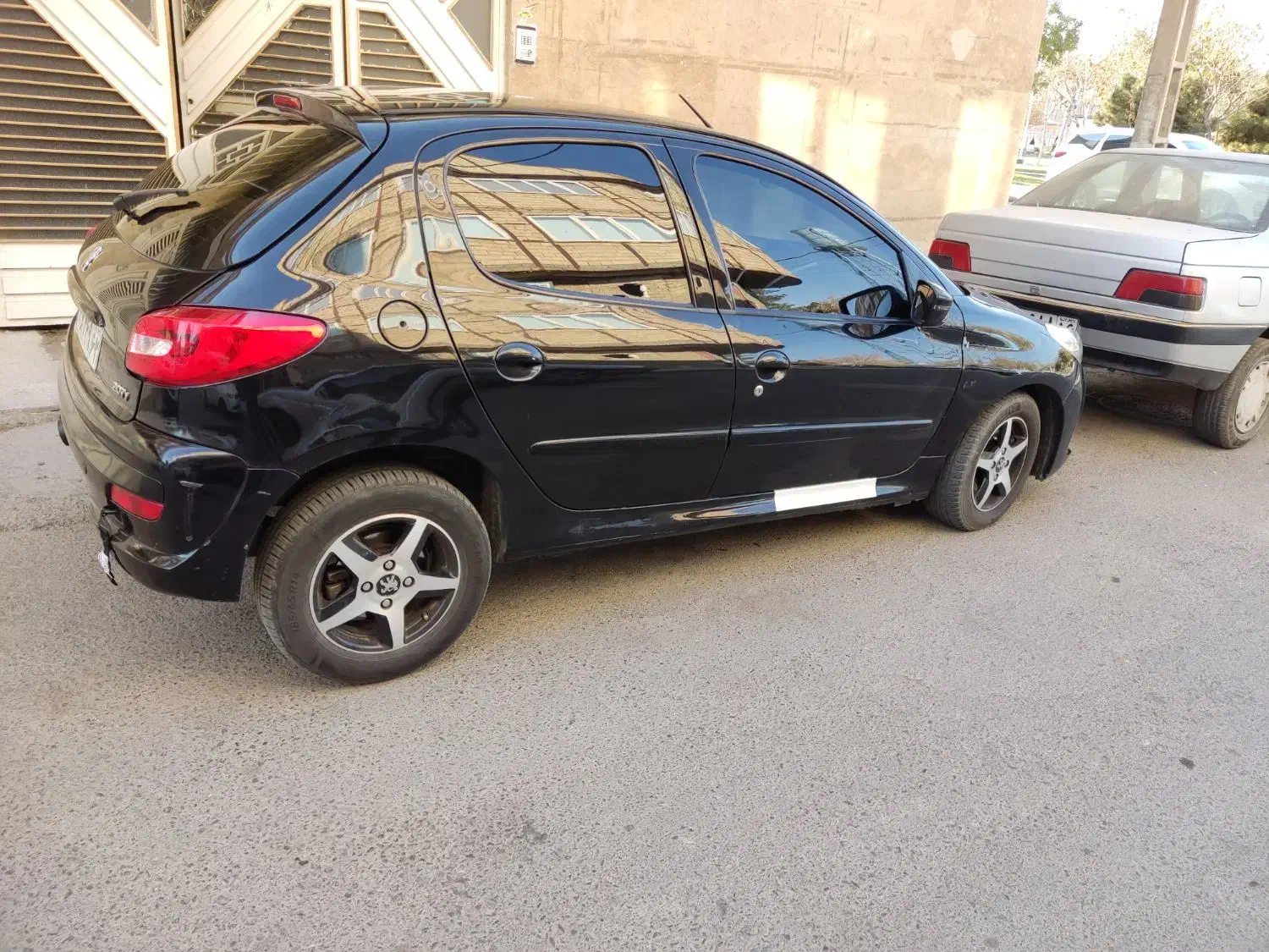 پژو207|خودرو سواری و وانت|قم, باغ شریفی|دیوار