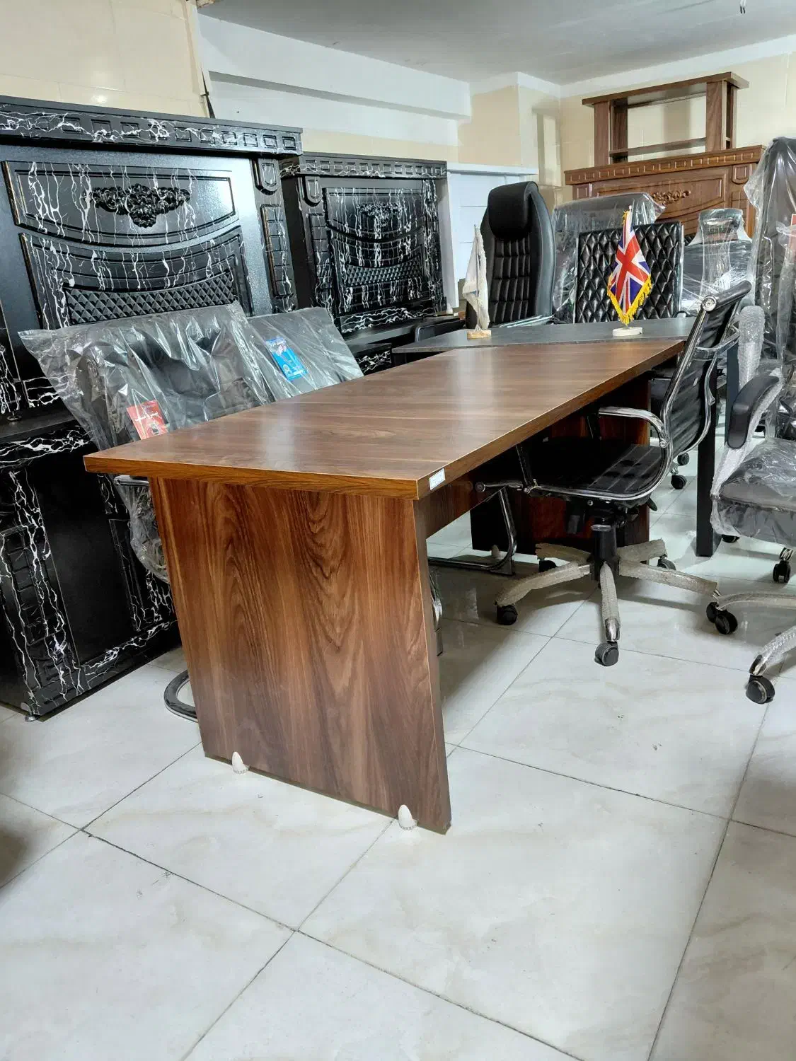 میزکد۵۳۲۱صندلی کد۵۰۰میزکنفرانس|دفتر کار|کرج, حصارک پایین|دیوار