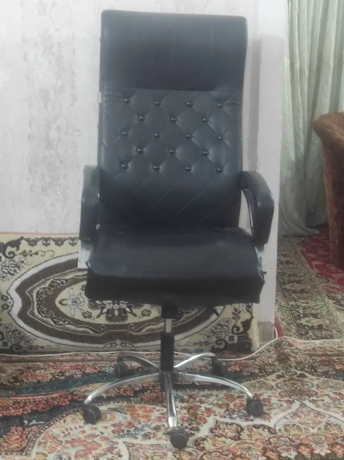 صندلی اداری سالم|صندلی و نیمکت|مشهد, فارغ التحصیلان|دیوار