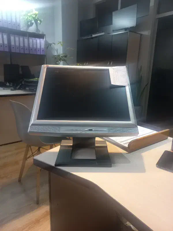 مانیتور ۱۹ اینچ پلاس|قطعات و لوازم جانبی رایانه|تهران, امجدیه (خاقانی)|دیوار