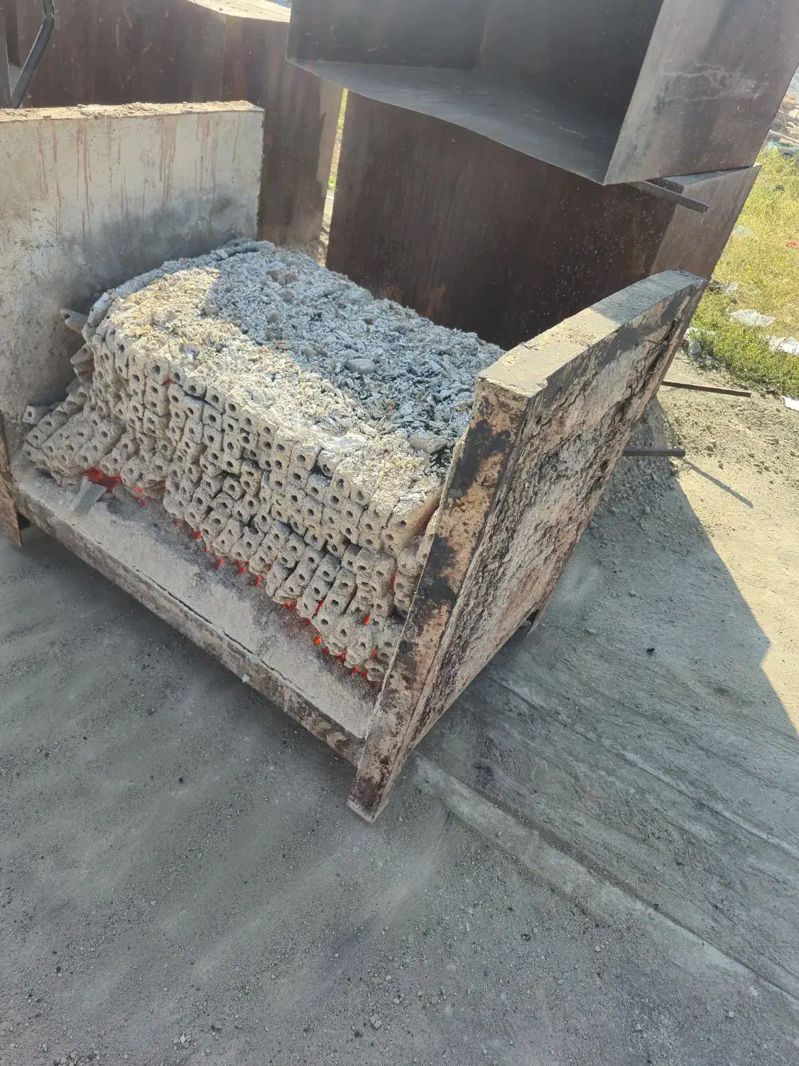 واگذاری کارخانه تولید ذغال|ماشین‌آلات صنعتی|قم, باغ کرباسی|دیوار