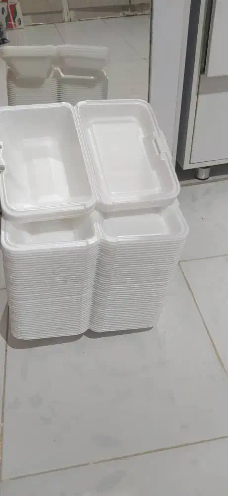 ظروف یکبار مصرف قیمت مناسب|ظروف نگهدارنده، پلاستیکی، یک‌بارمصرف|اصفهان, لیمجیر|دیوار