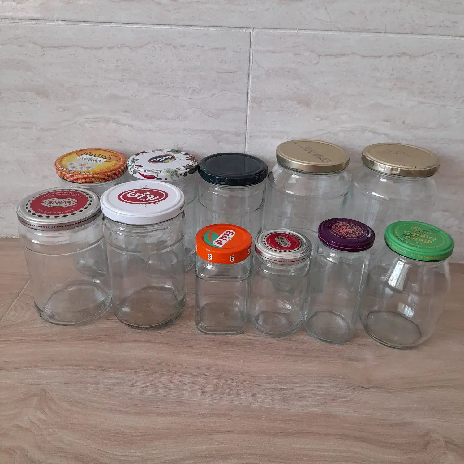 فروش تعدادی شیشه|ظروف نگهدارنده، پلاستیکی، یک‌بارمصرف|شیراز, مسلم|دیوار