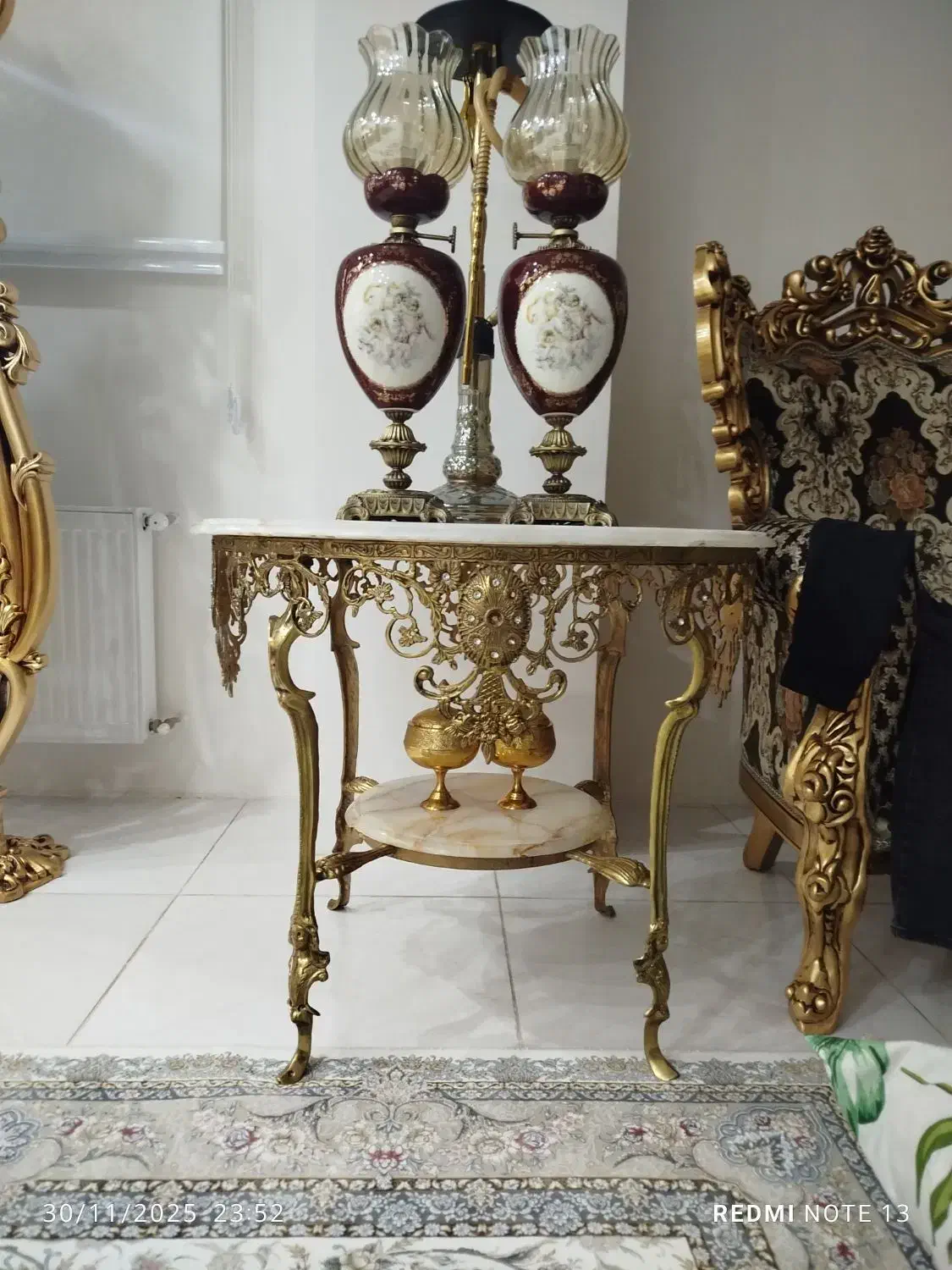 میز تمام برنز نگین دار|مبلمان خانگی و میز عسلی|تبریز, |دیوار