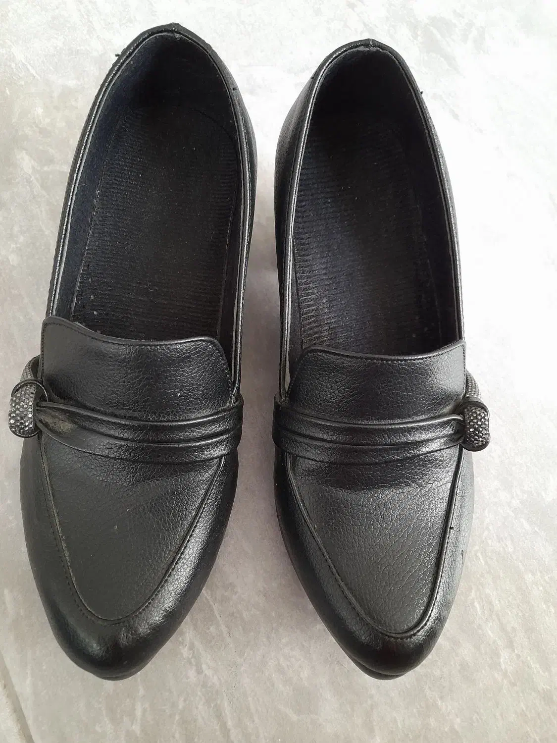 کفش|کیف، کفش، کمربند|نیشابور, گنبد سبز|دیوار