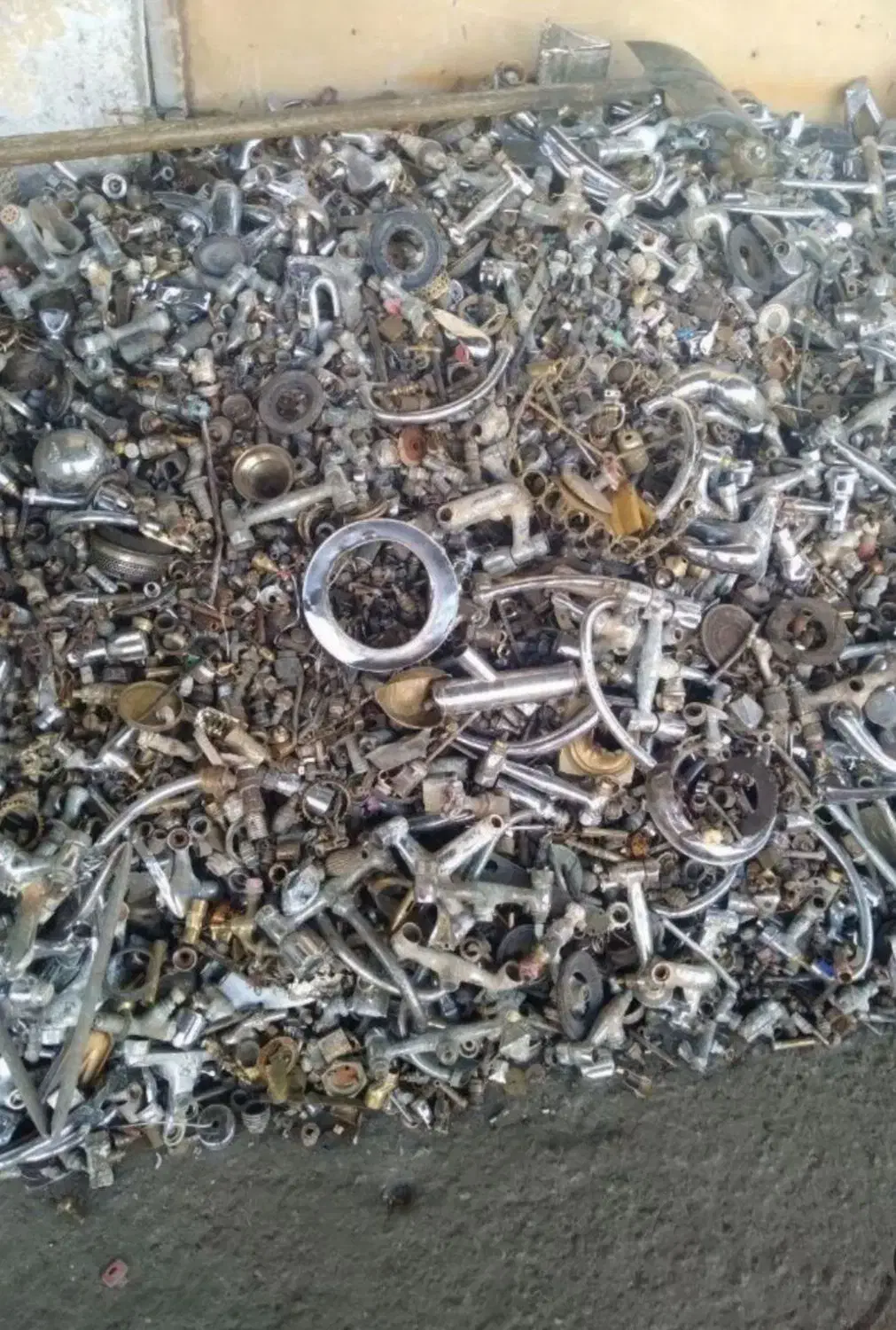 خریدار ضایعات آهن مس برنج و... به بالا ترین قیمت|خدمات پیشه و مهارت|ورامین, ورامین|دیوار