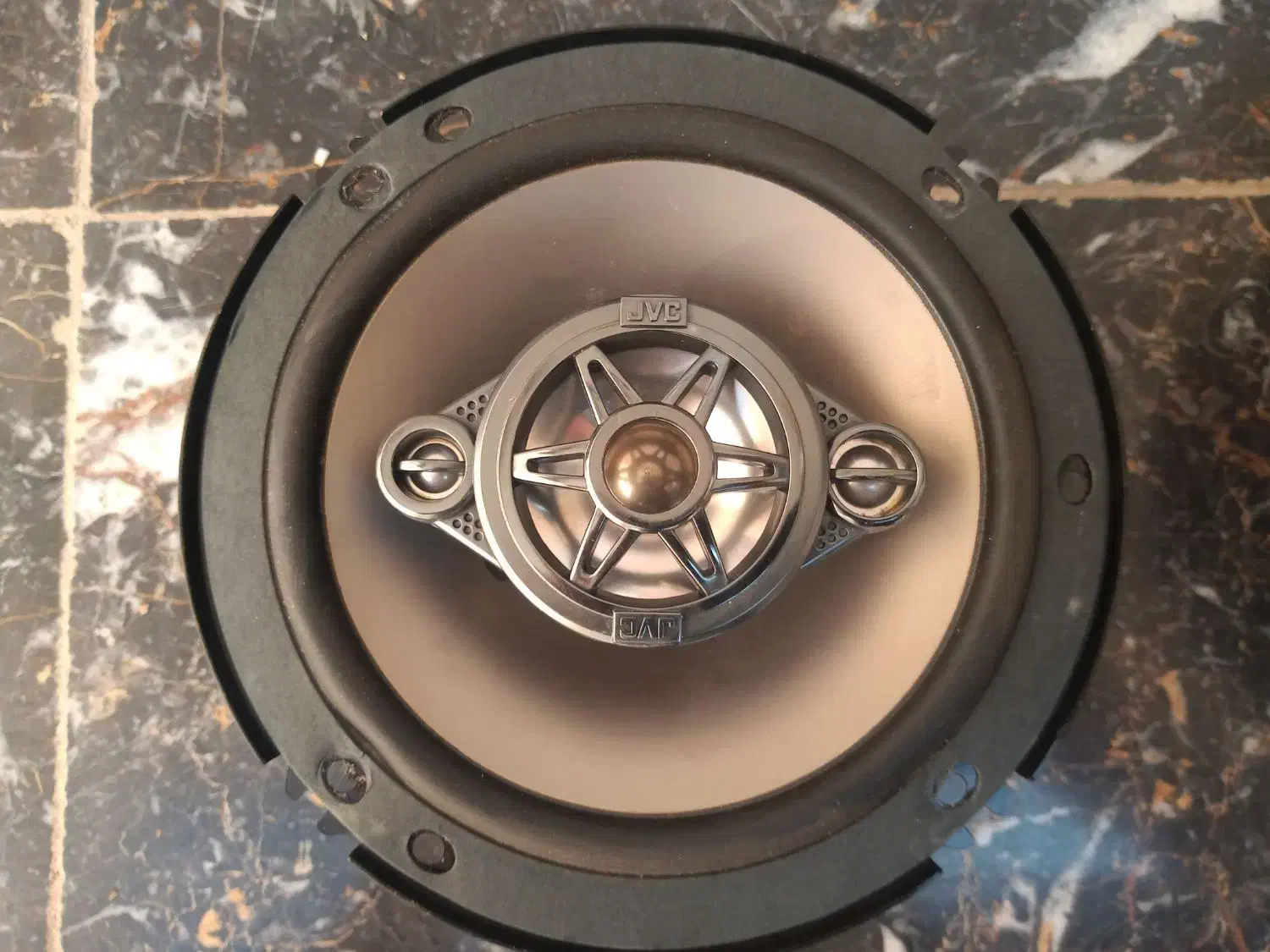 باند jvc|سیستم صوتی خانگی|صدرا-فارس, فاز ۱|دیوار