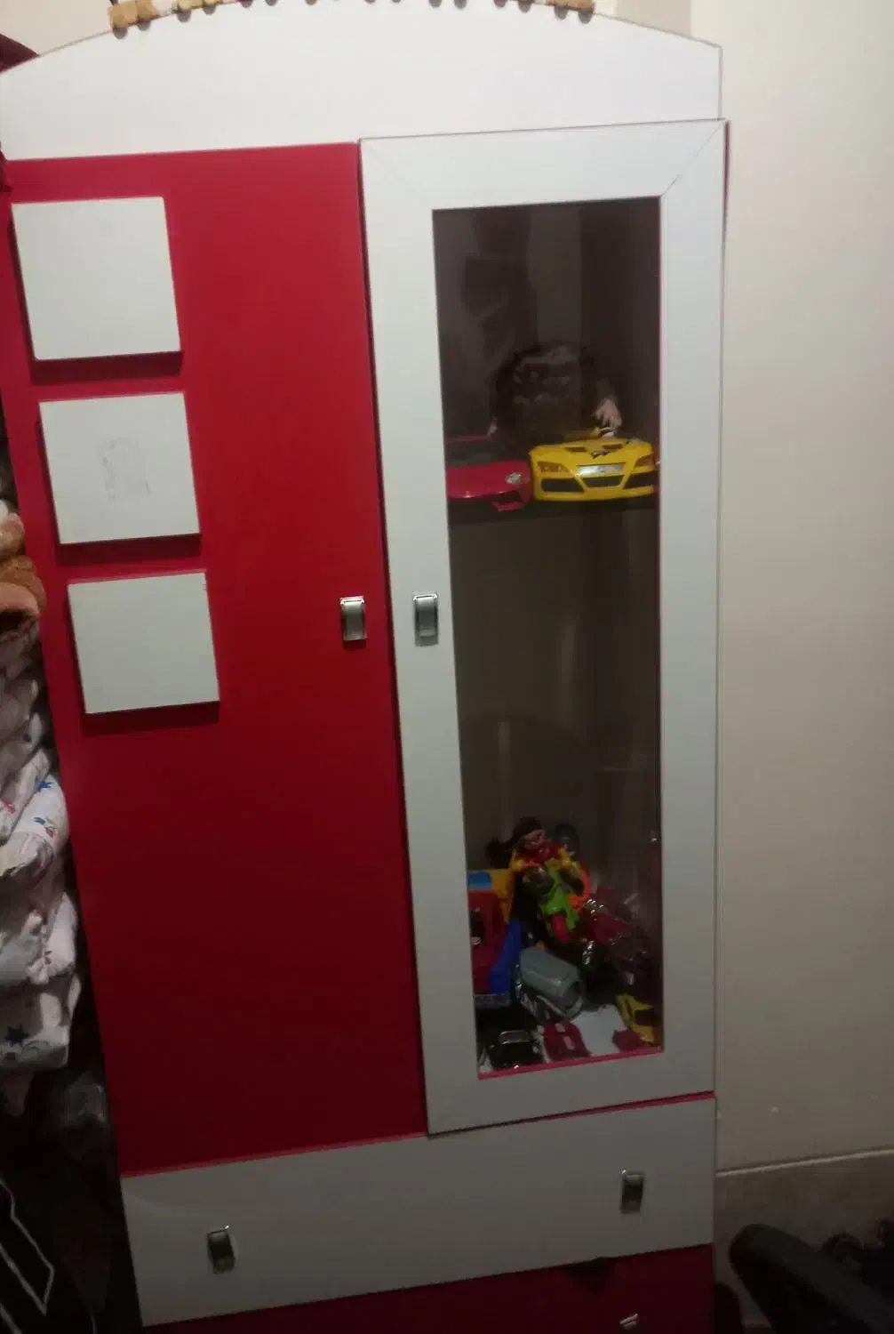 تخت و کمد|اسباب و اثاث بچه|فسا, |دیوار