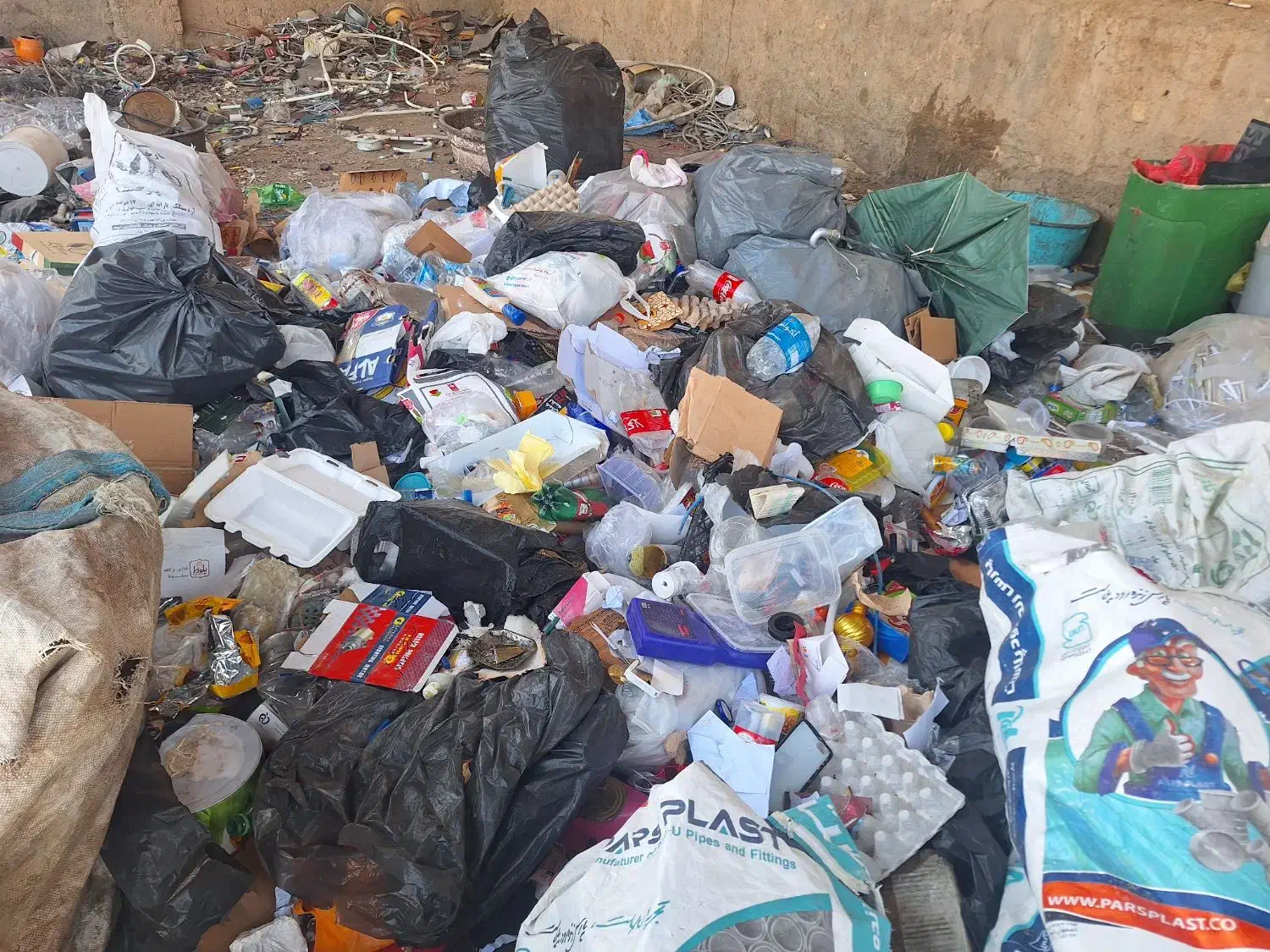 ضایعات شما را به بالاترین قیمت خریداریم|خدمات پیشه و مهارت|قم, مهدی آباد|دیوار