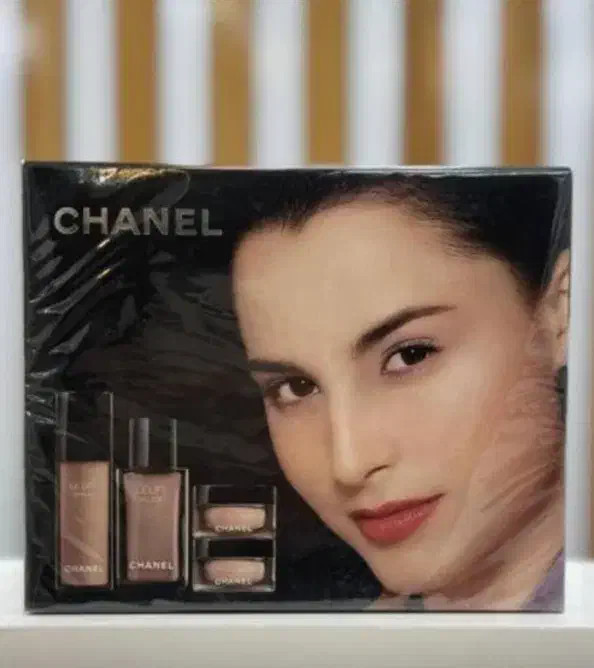 محصولات آرایشی بهداشتی لوکس دیور شنل و..|آرایشی، بهداشتی، درمانی|شاهین‌شهر, مخابرات (شهید بهشتی)|دیوار