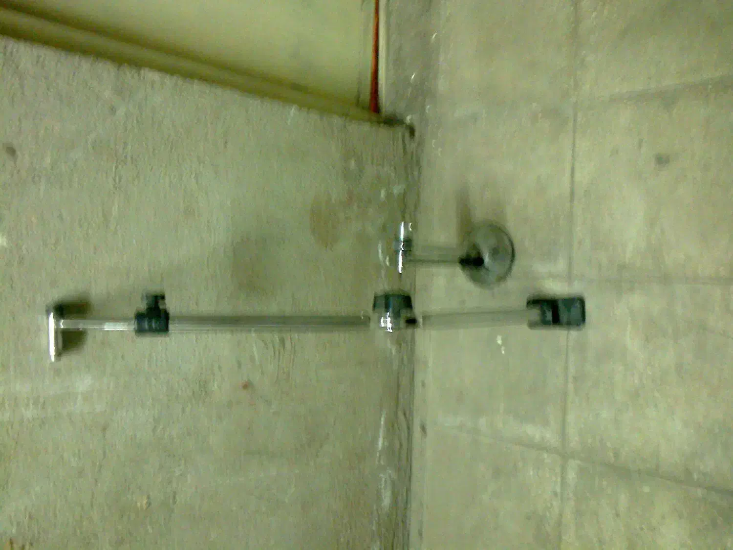 پایه میکروفون. پایه گیتار|آلات موسیقی|الوند, |دیوار