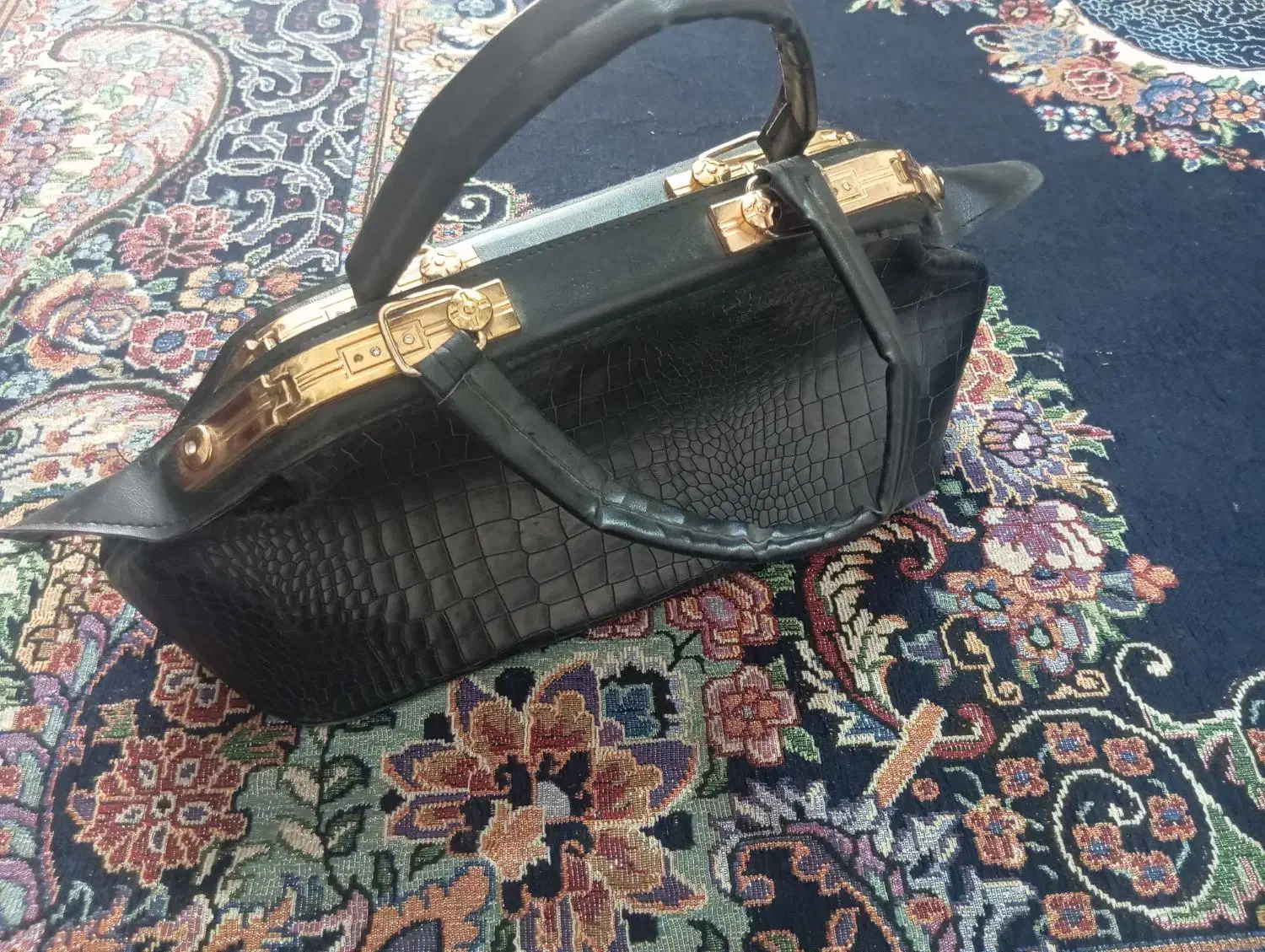 تعدادی کیف|کیف، کفش، کمربند|برازجان, |دیوار