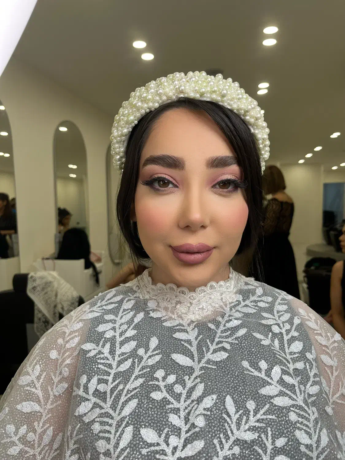 آف ویژه خدمات میکاپ و شنیون به مناسبت یلدا|خدمات آرایشگری و زیبایی|اهواز, کیان اباد|دیوار